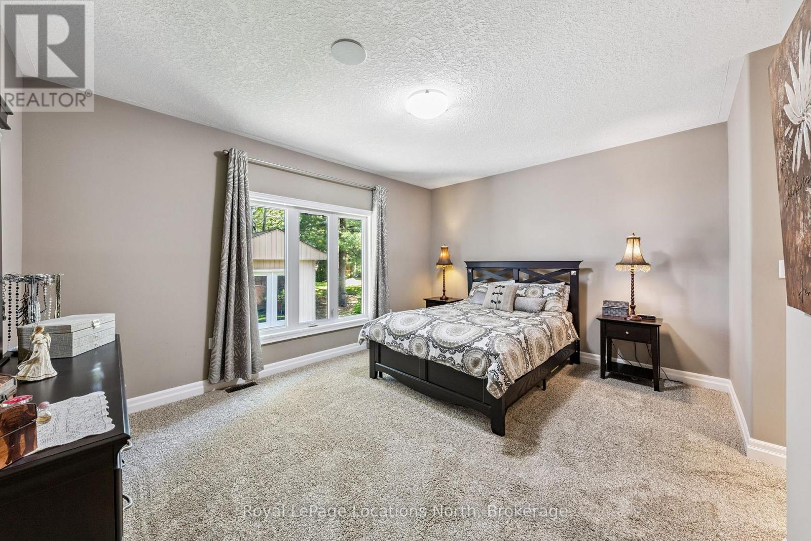 77 Knox Road W, Wasaga Beach, Ontario  L9Z 2A8 - Photo 21 - S12278611
