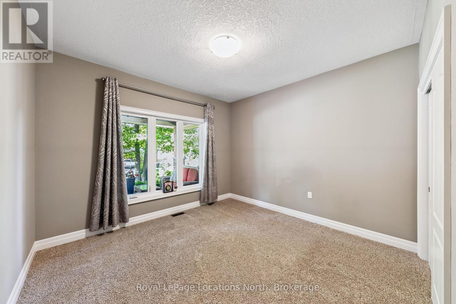 77 Knox Road W, Wasaga Beach, Ontario  L9Z 2A8 - Photo 28 - S12278611