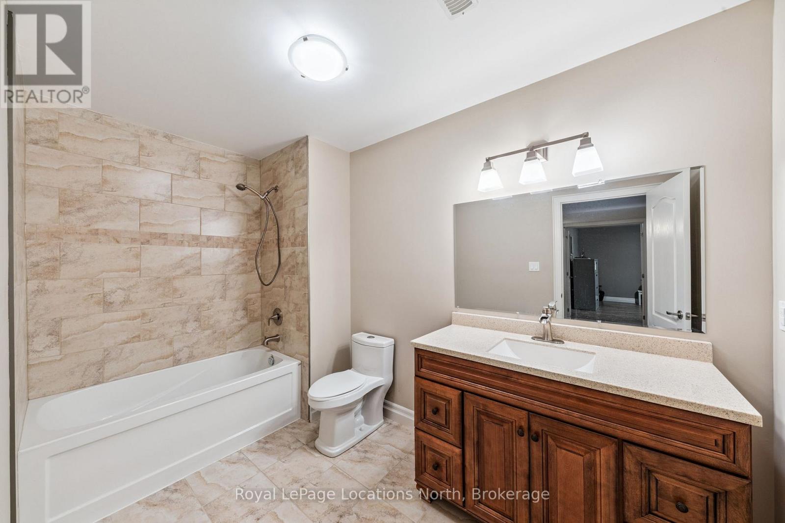 77 Knox Road W, Wasaga Beach, Ontario  L9Z 2A8 - Photo 40 - S12278611