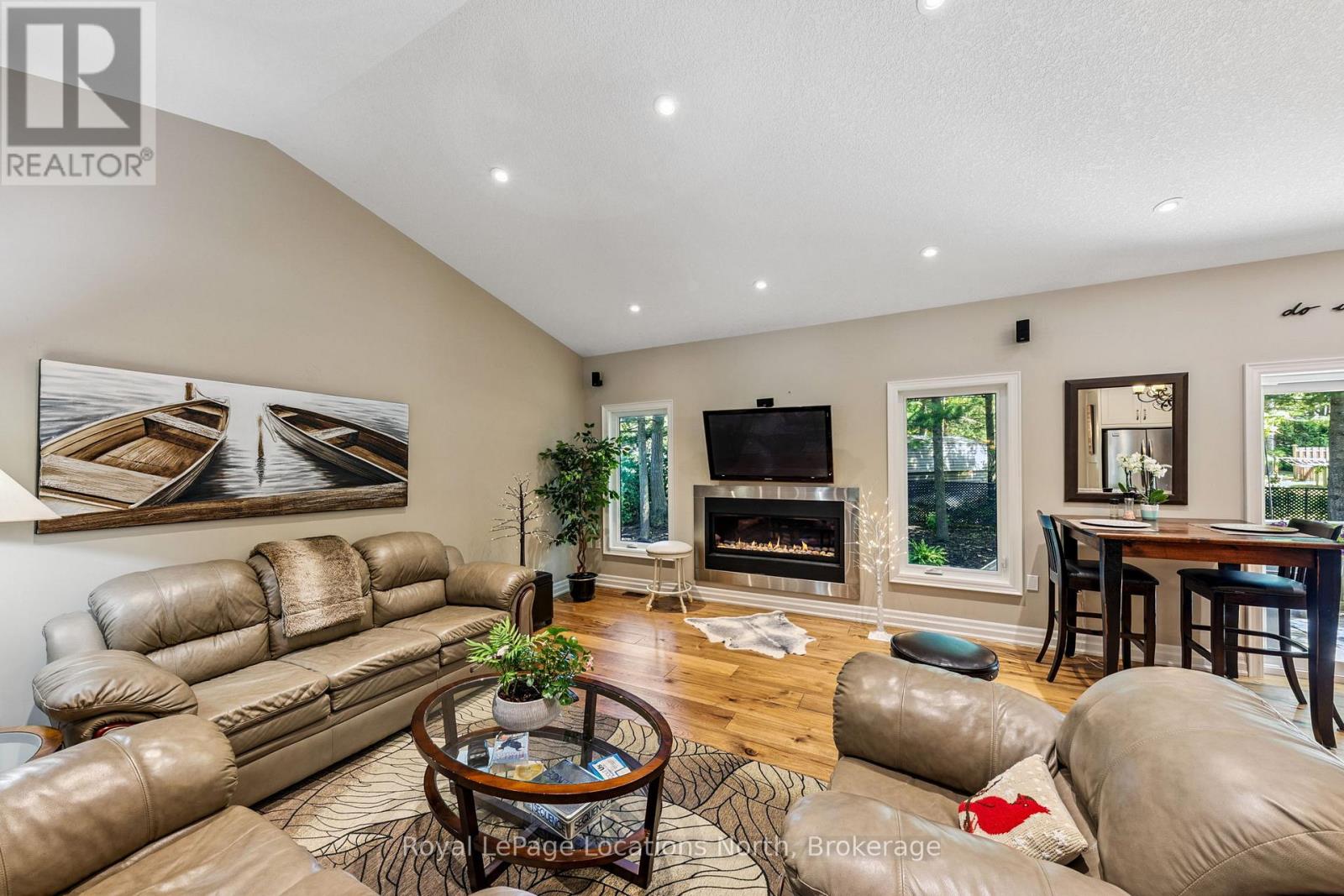 77 Knox Road W, Wasaga Beach, Ontario  L9Z 2A8 - Photo 8 - S12278611