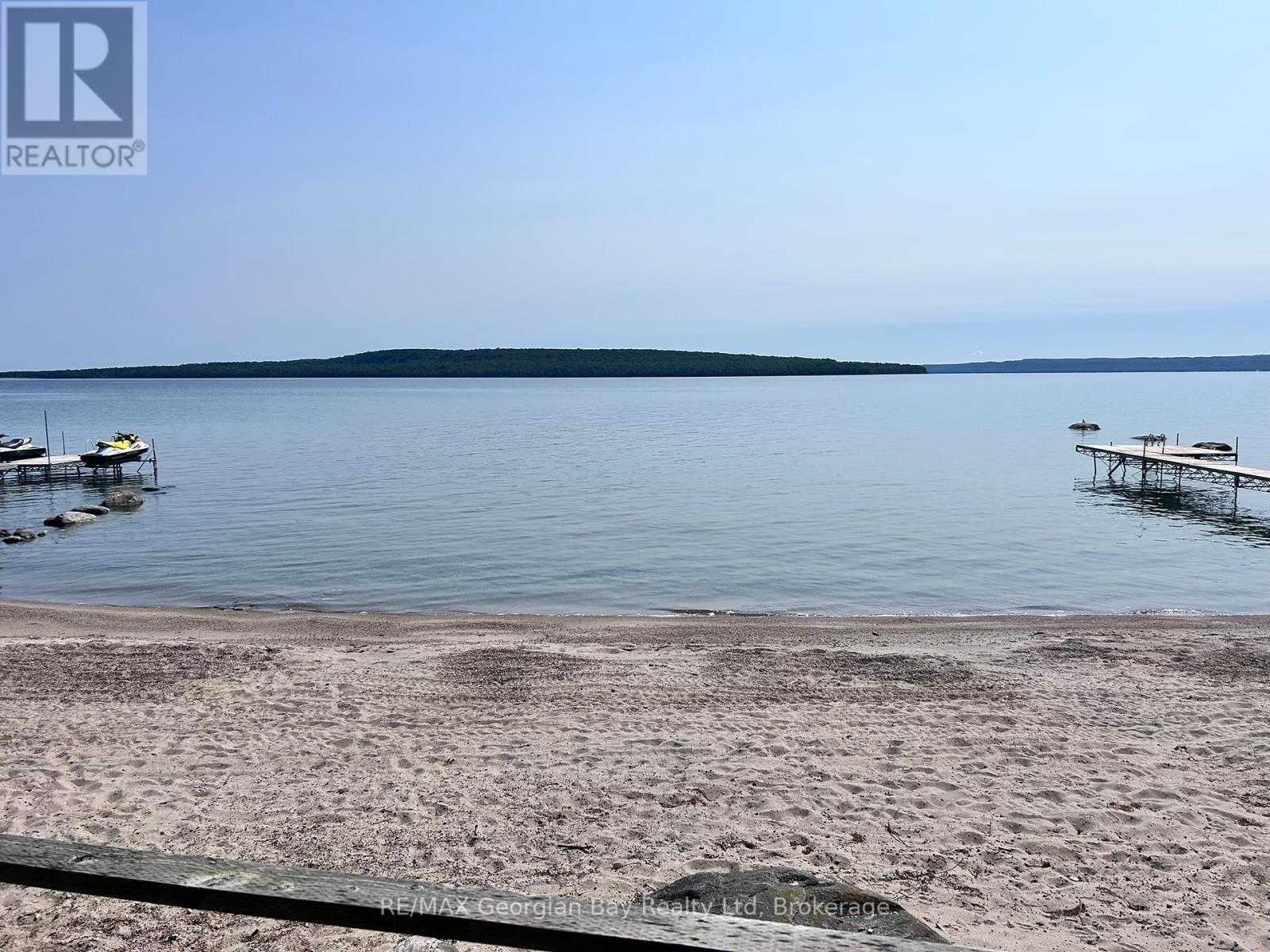 127 Kchi Sin Miikan Road, Christian Island 30, Ontario  L9M 0A9 - Photo 2 - S12278997