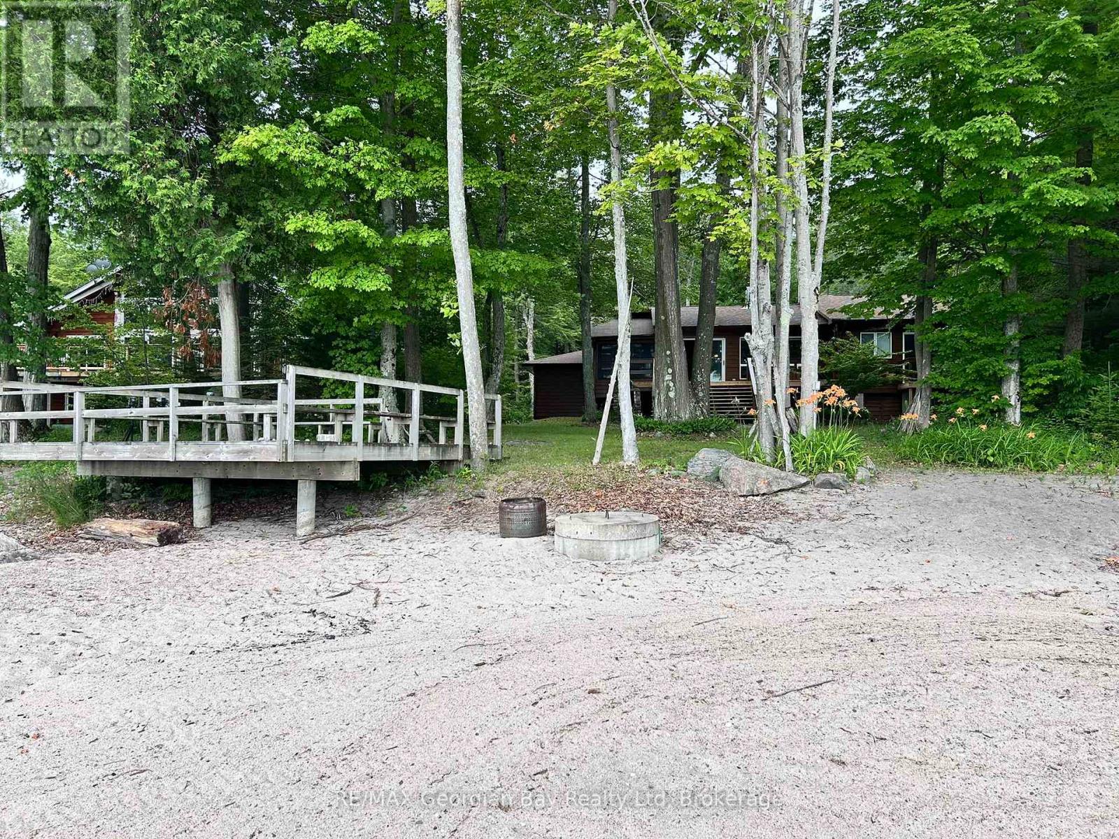 127 Kchi Sin Miikan Road, Christian Island 30, Ontario  L9M 0A9 - Photo 4 - S12278997