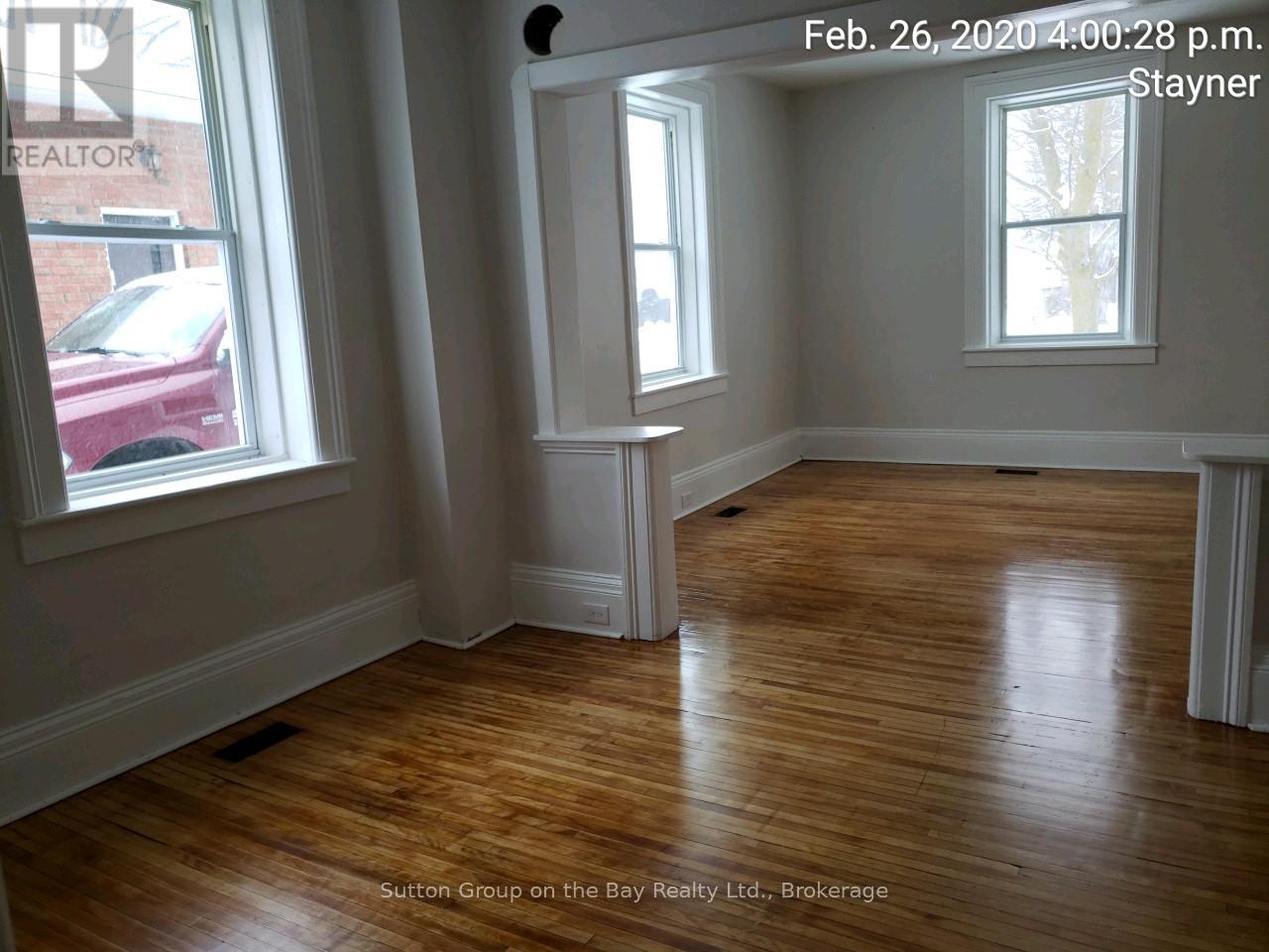 215 Cedar Street, Clearview, Ontario  L0M 1S0 - Photo 25 - S12279083