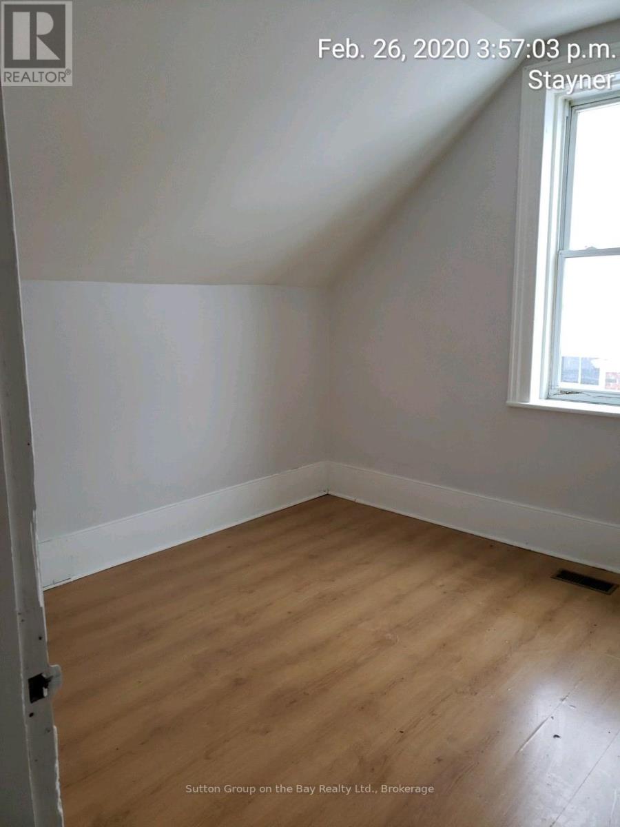 215 Cedar Street, Clearview, Ontario  L0M 1S0 - Photo 29 - S12279083