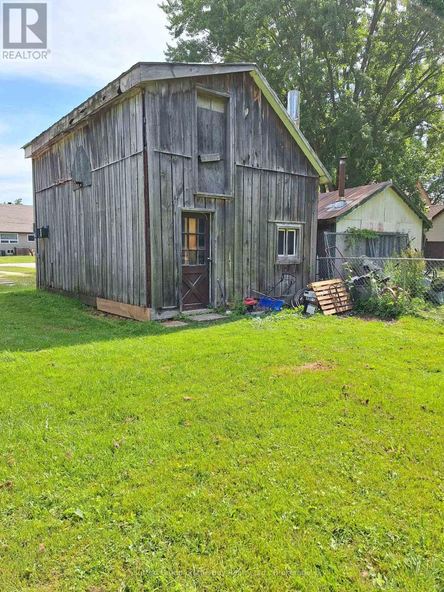 215 Cedar Street, Clearview, Ontario  L0M 1S0 - Photo 7 - S12279083
