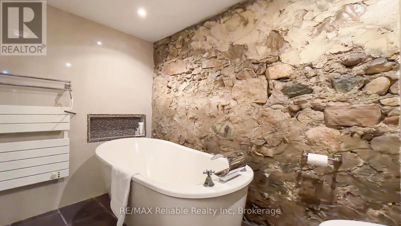 32 Bayfield Terrace, Bluewater, Ontario  N0M 1G0 - Photo 45 - X12279041