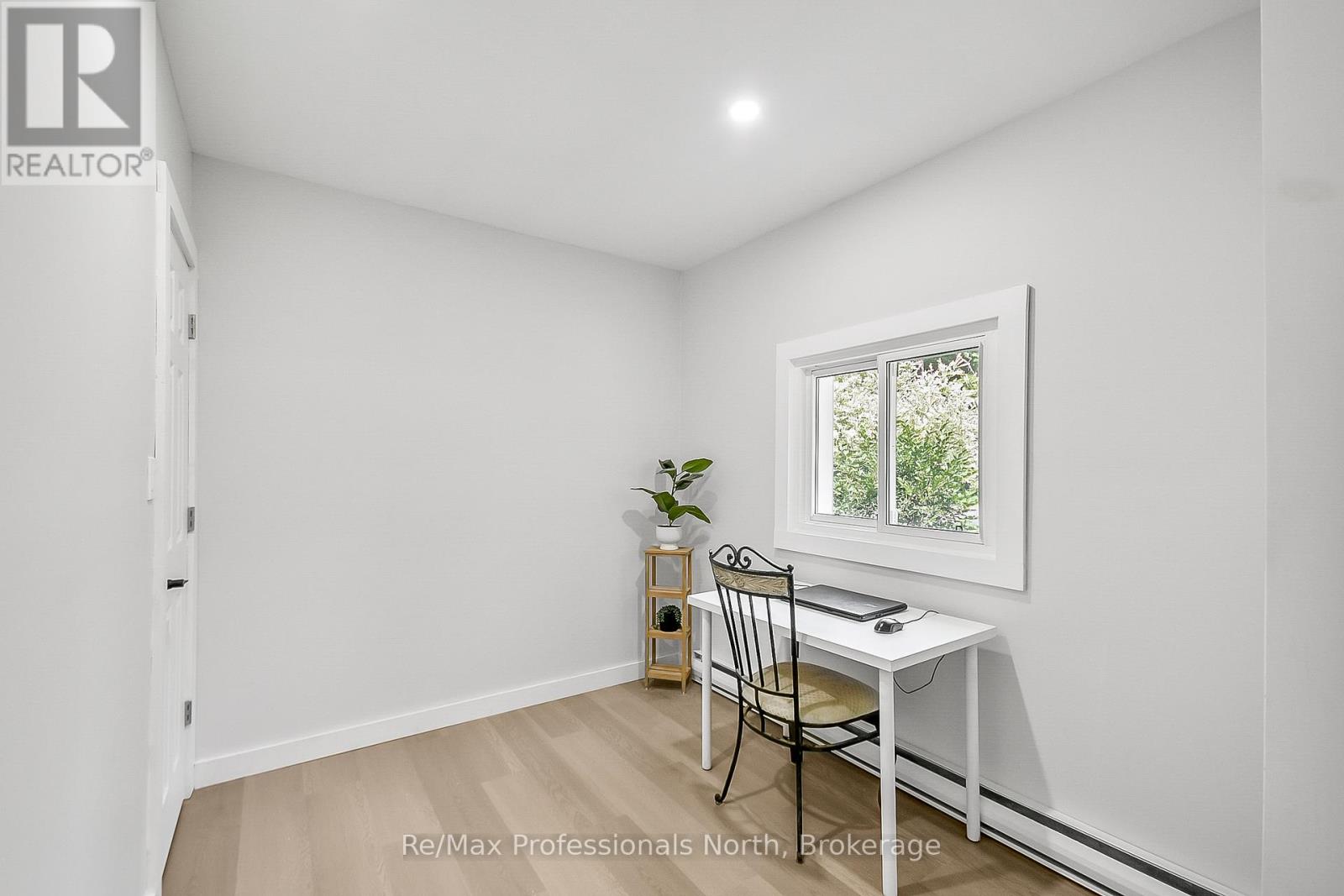 128 Bridgedale Road, Huntsville, Ontario  P1L 1L0 - Photo 11 - X12279246