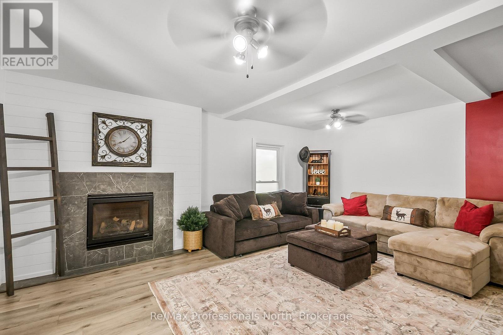 128 Bridgedale Road, Huntsville, Ontario  P1L 1L0 - Photo 8 - X12279246