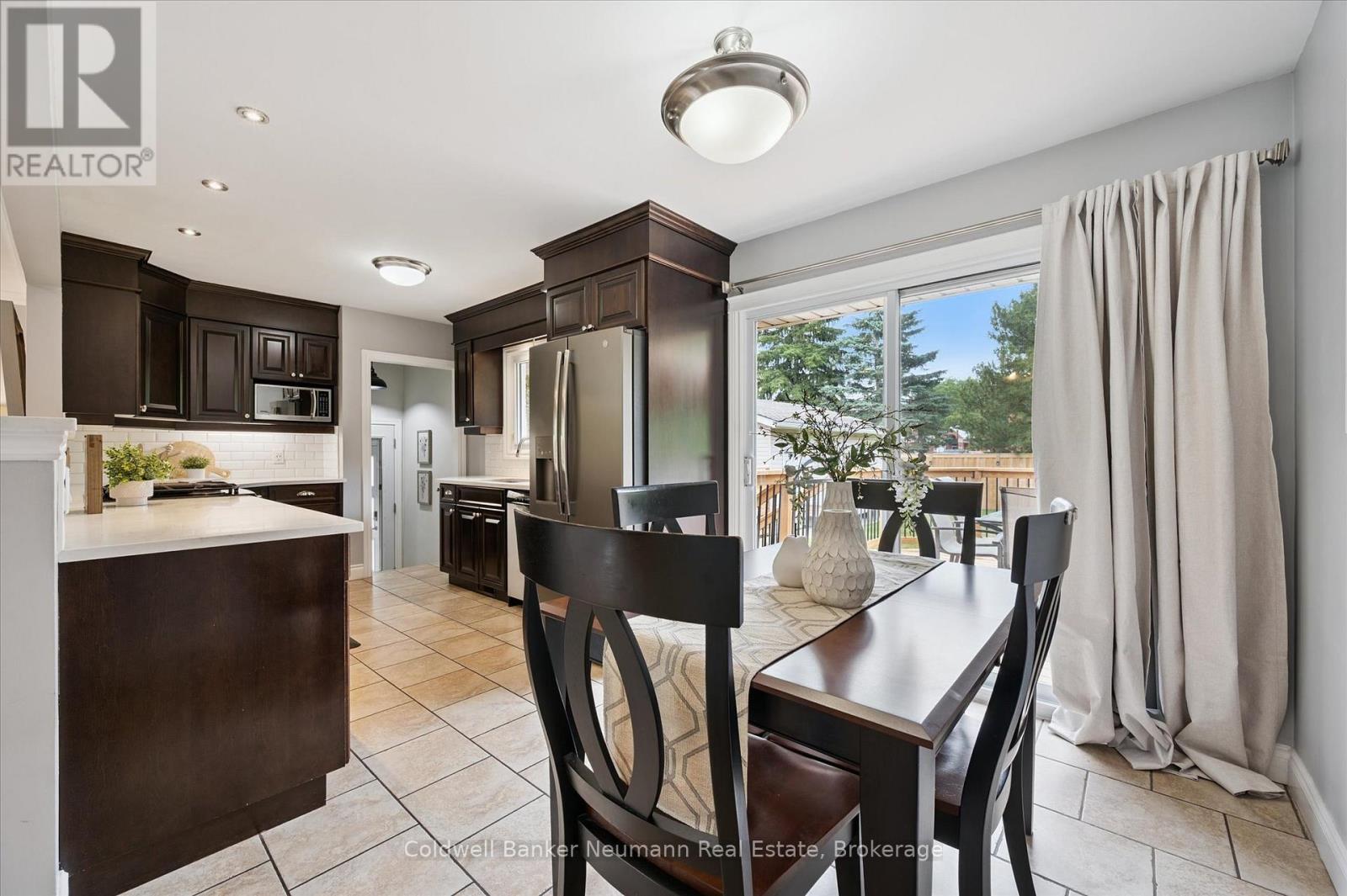 71 Pleasant Road, Guelph, Ontario  N1E 3Z5 - Photo 10 - X12279248