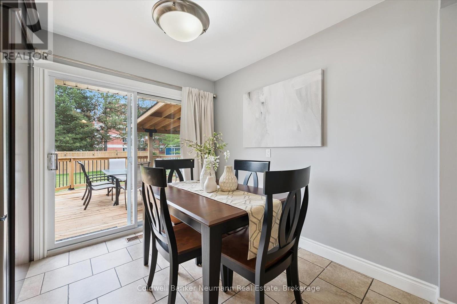 71 Pleasant Road, Guelph, Ontario  N1E 3Z5 - Photo 11 - X12279248