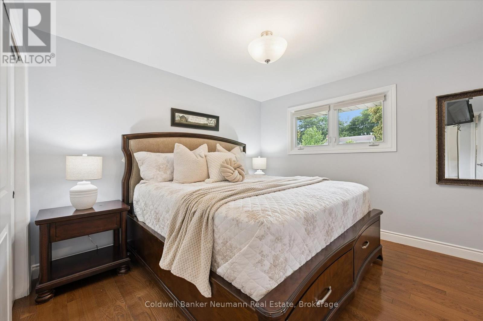 71 Pleasant Road, Guelph, Ontario  N1E 3Z5 - Photo 12 - X12279248