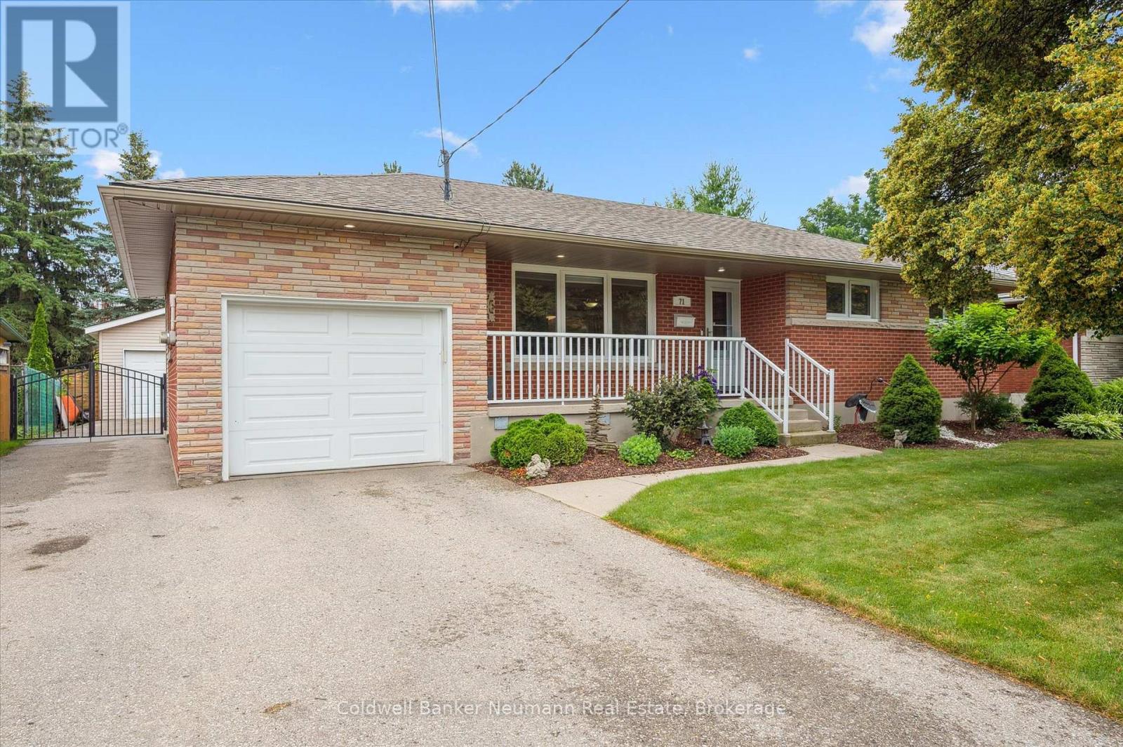 71 Pleasant Road, Guelph, Ontario  N1E 3Z5 - Photo 2 - X12279248