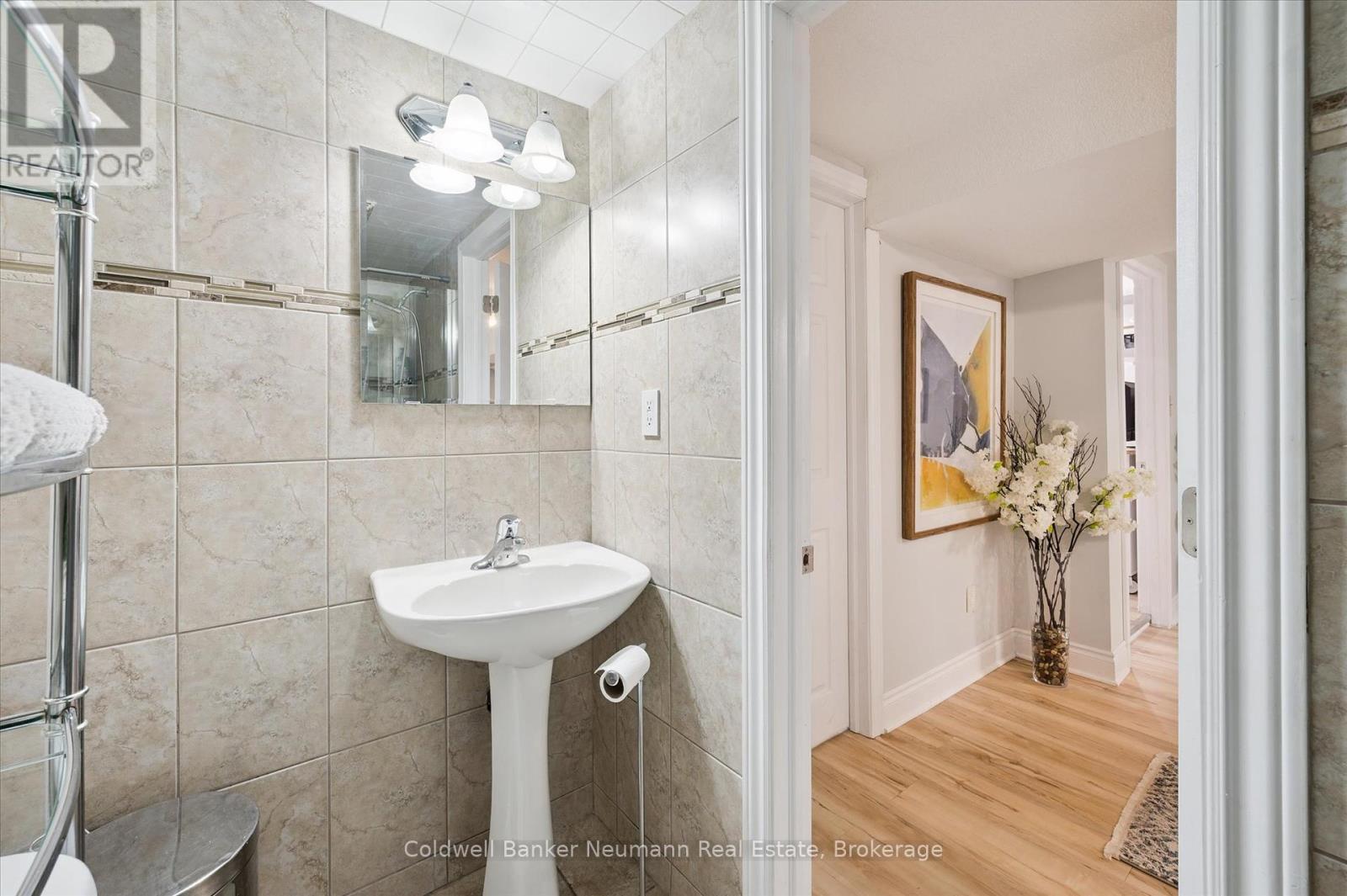 71 Pleasant Road, Guelph, Ontario  N1E 3Z5 - Photo 24 - X12279248