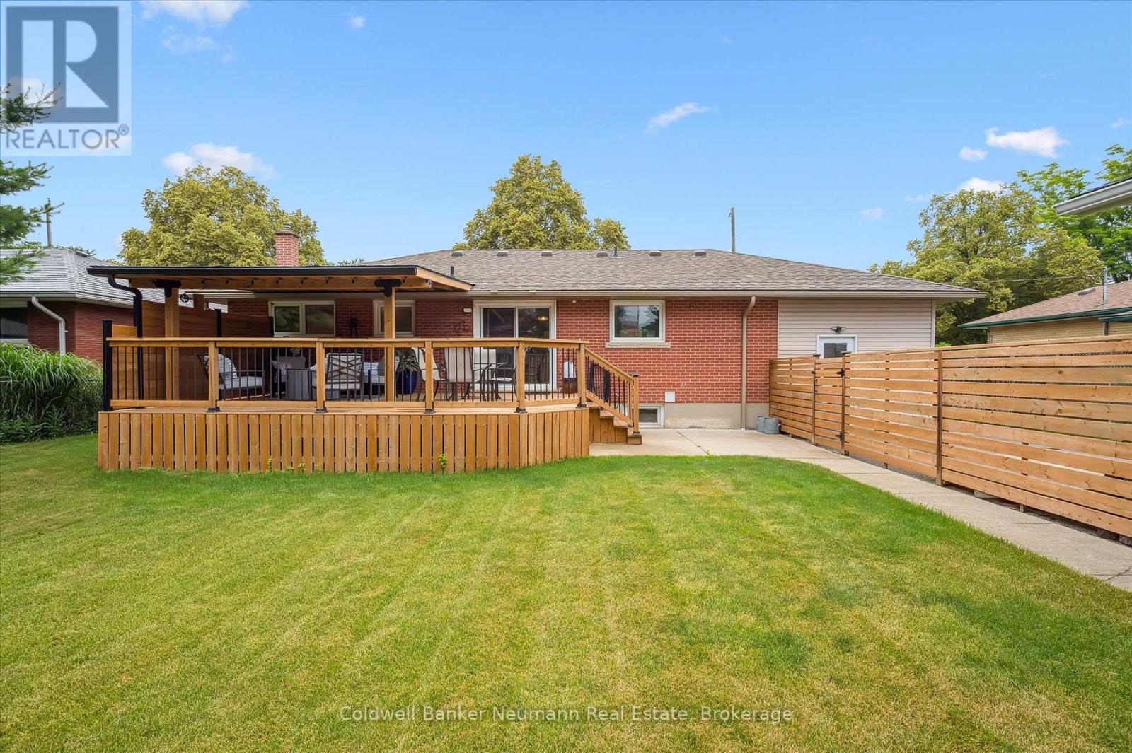 71 Pleasant Road, Guelph, Ontario  N1E 3Z5 - Photo 35 - X12279248