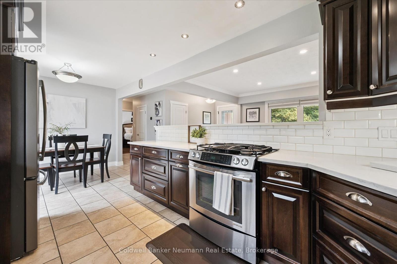 71 Pleasant Road, Guelph, Ontario  N1E 3Z5 - Photo 8 - X12279248