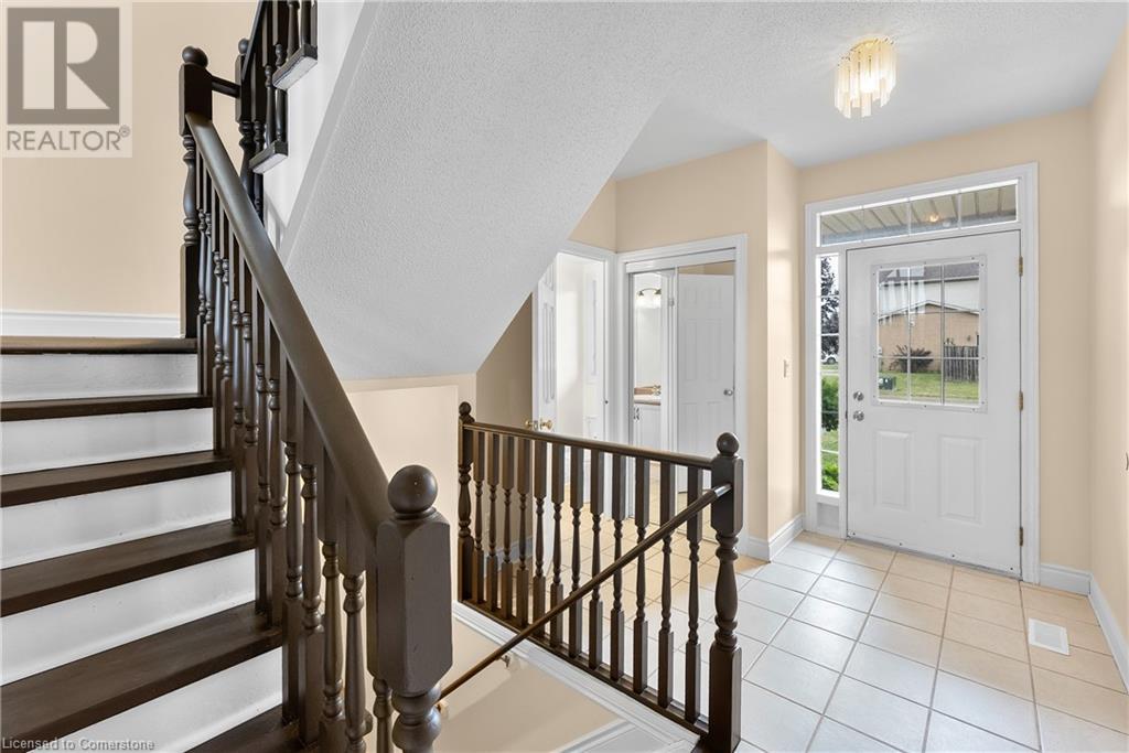 38 Natalie Court, Thorold, Ontario  L2V 5C6 - Photo 4 - 40750478