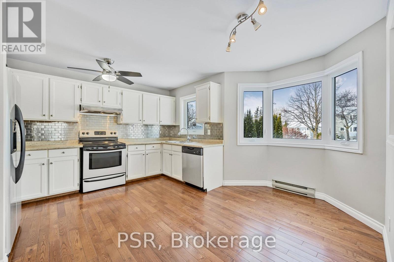 728 Ste Marie Street, Collingwood, Ontario  L9Y 4T5 - Photo 3 - S12279463