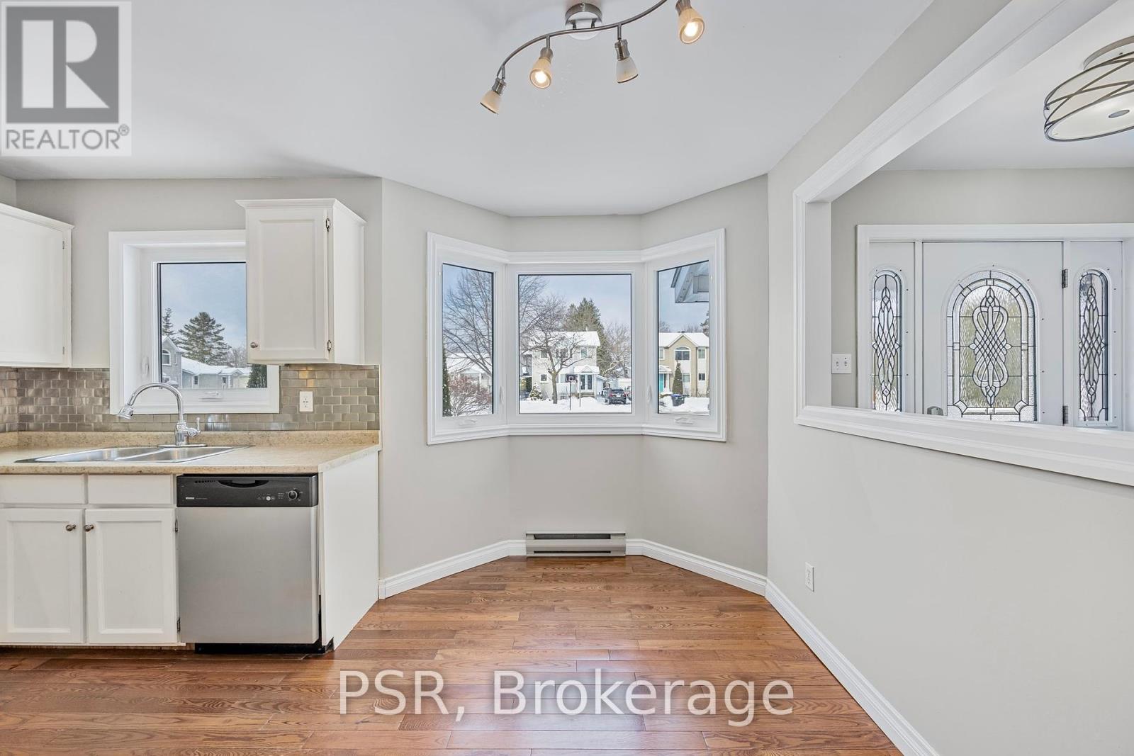 728 Ste Marie Street, Collingwood, Ontario  L9Y 4T5 - Photo 4 - S12279463