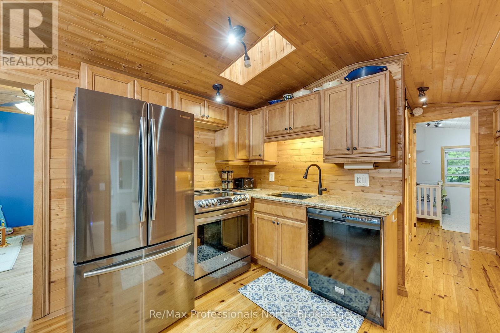 1028 Inverness Road, Muskoka Lakes, Ontario  P0B 1M0 - Photo 5 - X12279455