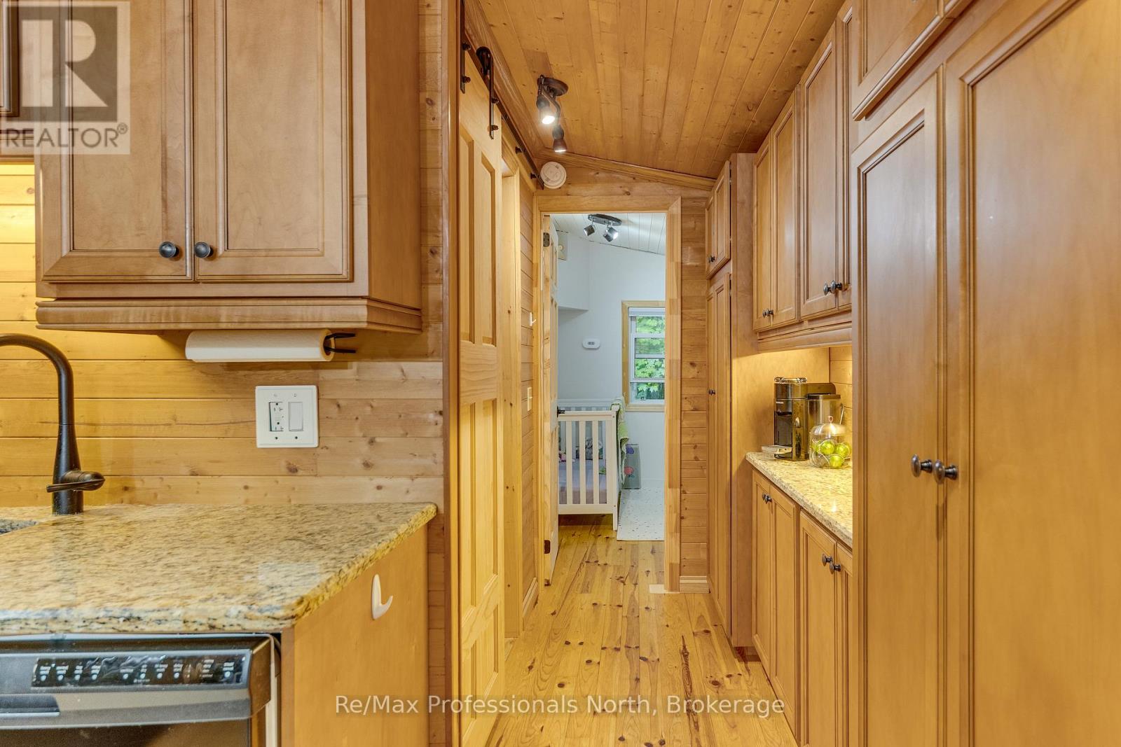 1028 Inverness Road, Muskoka Lakes, Ontario  P0B 1M0 - Photo 8 - X12279455