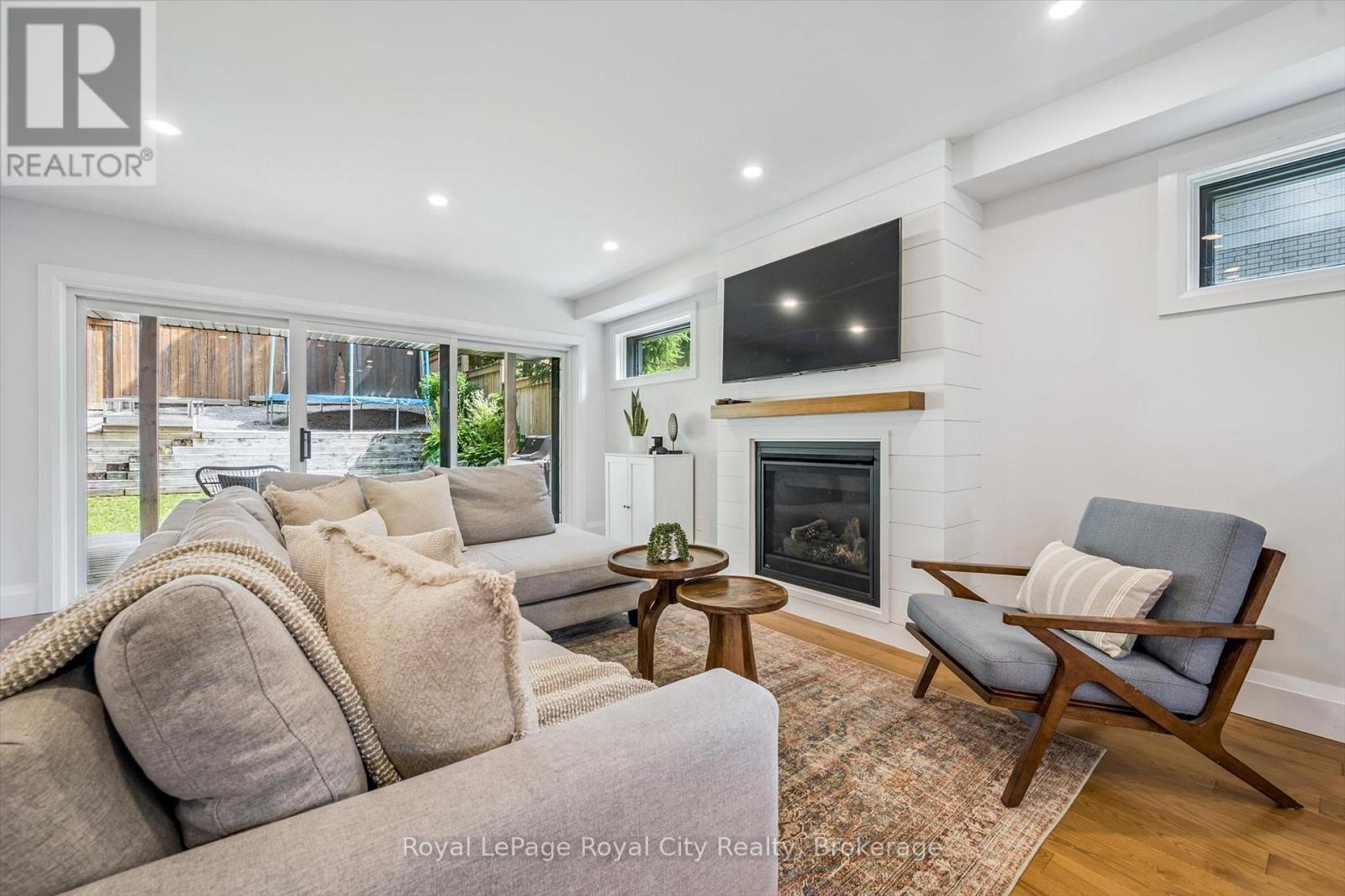 54 Forbes Avenue, Guelph, Ontario  N1G 1G4 - Photo 11 - X12279519