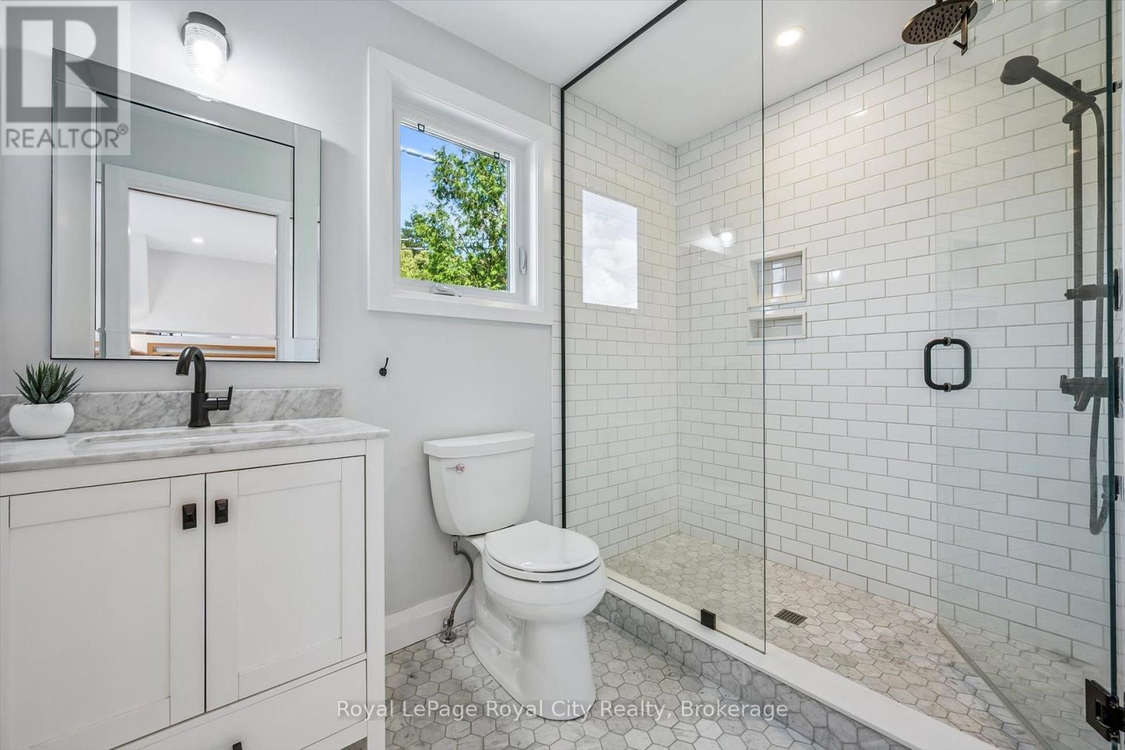 54 Forbes Avenue, Guelph, Ontario  N1G 1G4 - Photo 30 - X12279519
