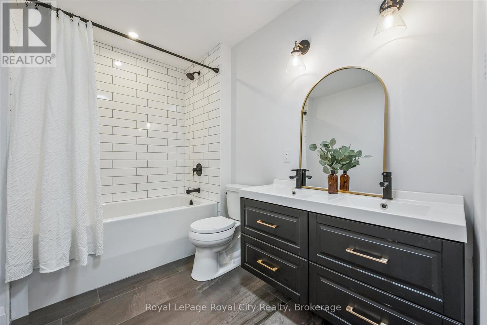 54 Forbes Avenue, Guelph, Ontario  N1G 1G4 - Photo 33 - X12279519
