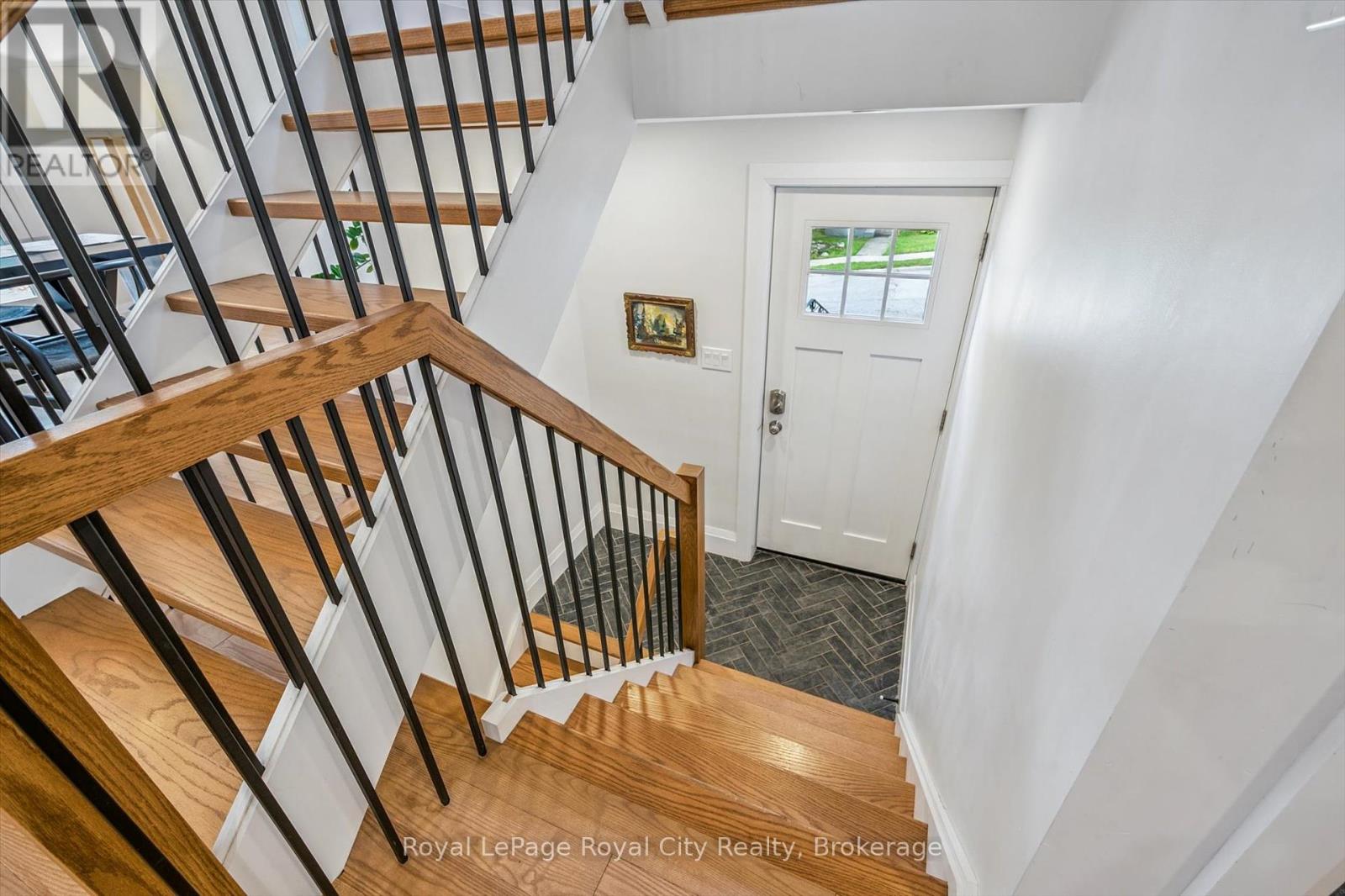 54 Forbes Avenue, Guelph, Ontario  N1G 1G4 - Photo 8 - X12279519