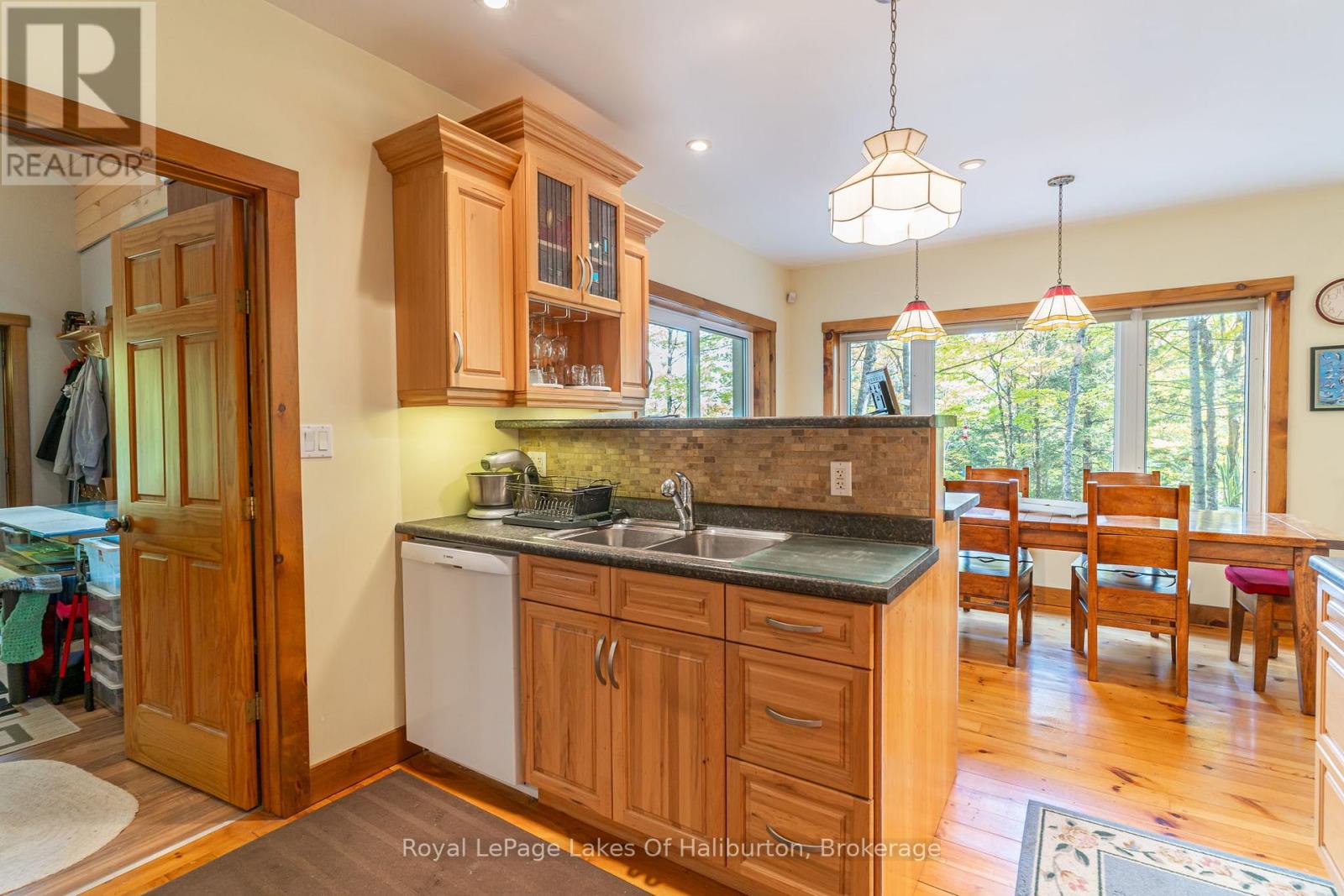 48 Russell Drive, Trent Lakes, Ontario  K0M 2A0 - Photo 21 - X12279556