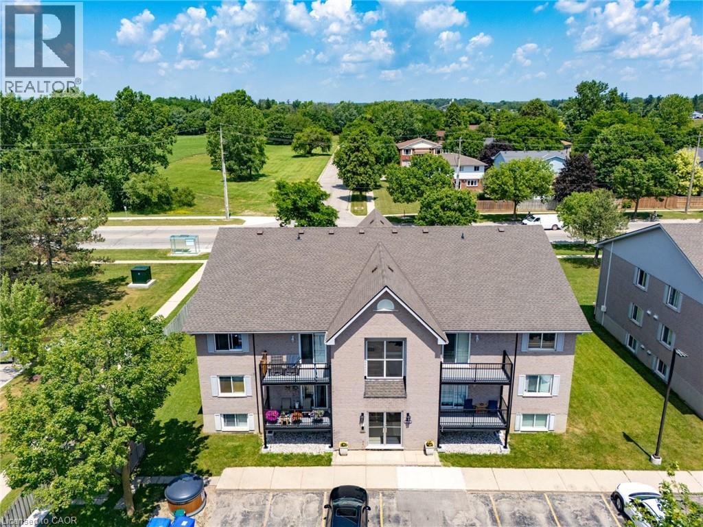 50 CAMPBELL COURT Court Unit# 201, Stratford, Ontario