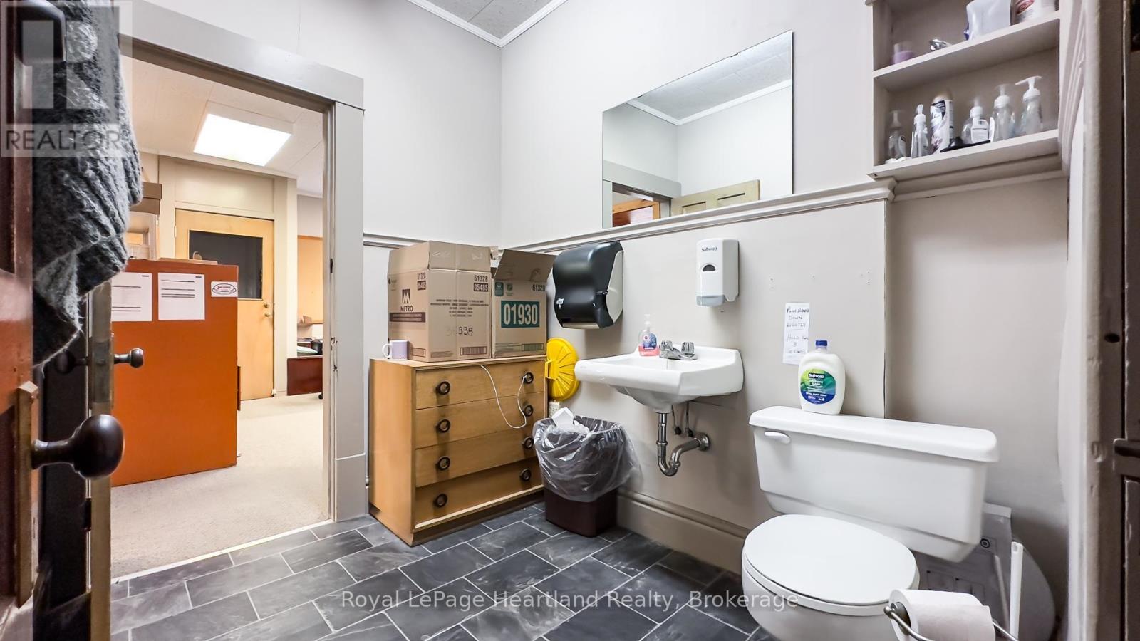 405 Queen St, North Huron, Ontario  N0M 1H0 - Photo 44 - X12279858