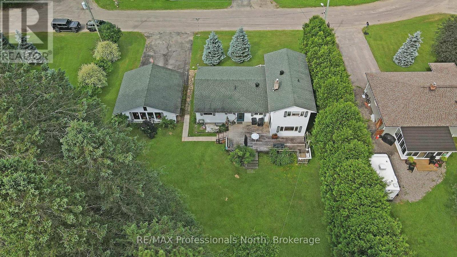 10 Stouffer Street, Minden Hills, Ontario  K0M 2K0 - Photo 47 - X12280086