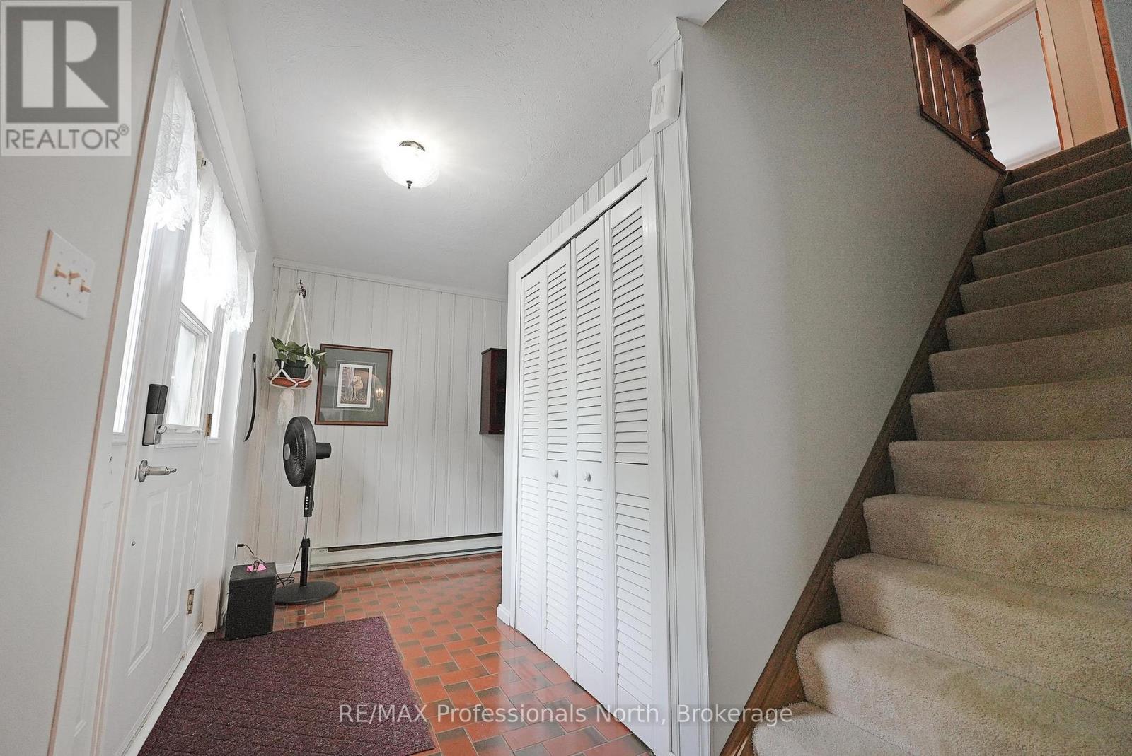 10 Stouffer Street, Minden Hills, Ontario  K0M 2K0 - Photo 7 - X12280086