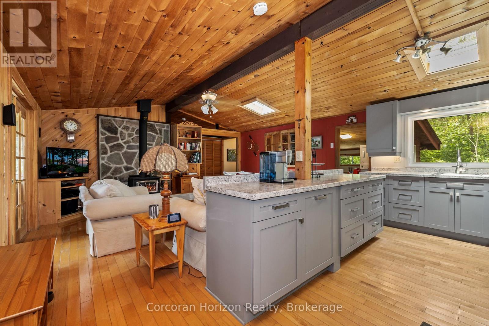 162 Winding Way, Georgian Bay, Ontario  L0K 1S0 - Photo 15 - X12280139