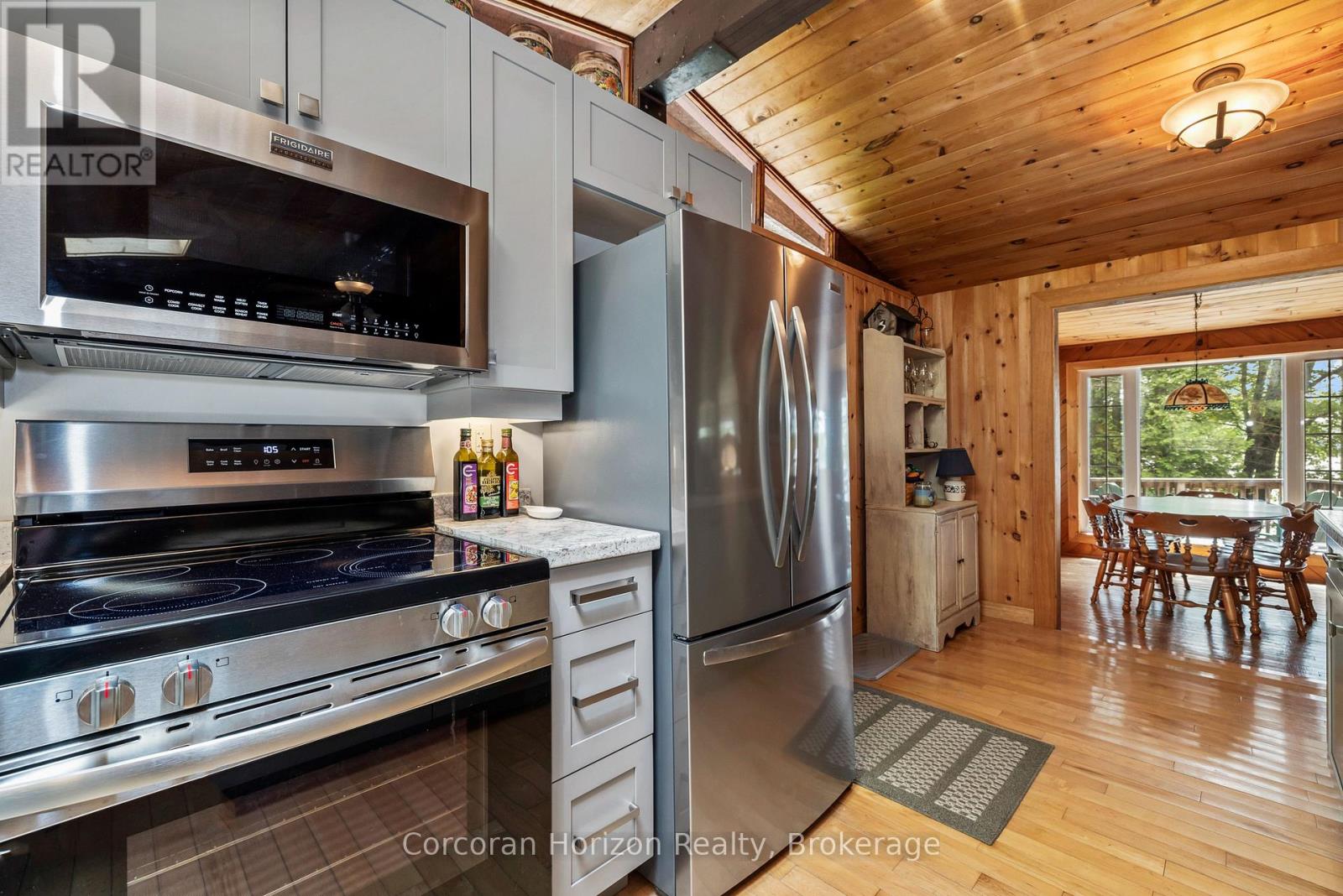 162 Winding Way, Georgian Bay, Ontario  L0K 1S0 - Photo 18 - X12280139