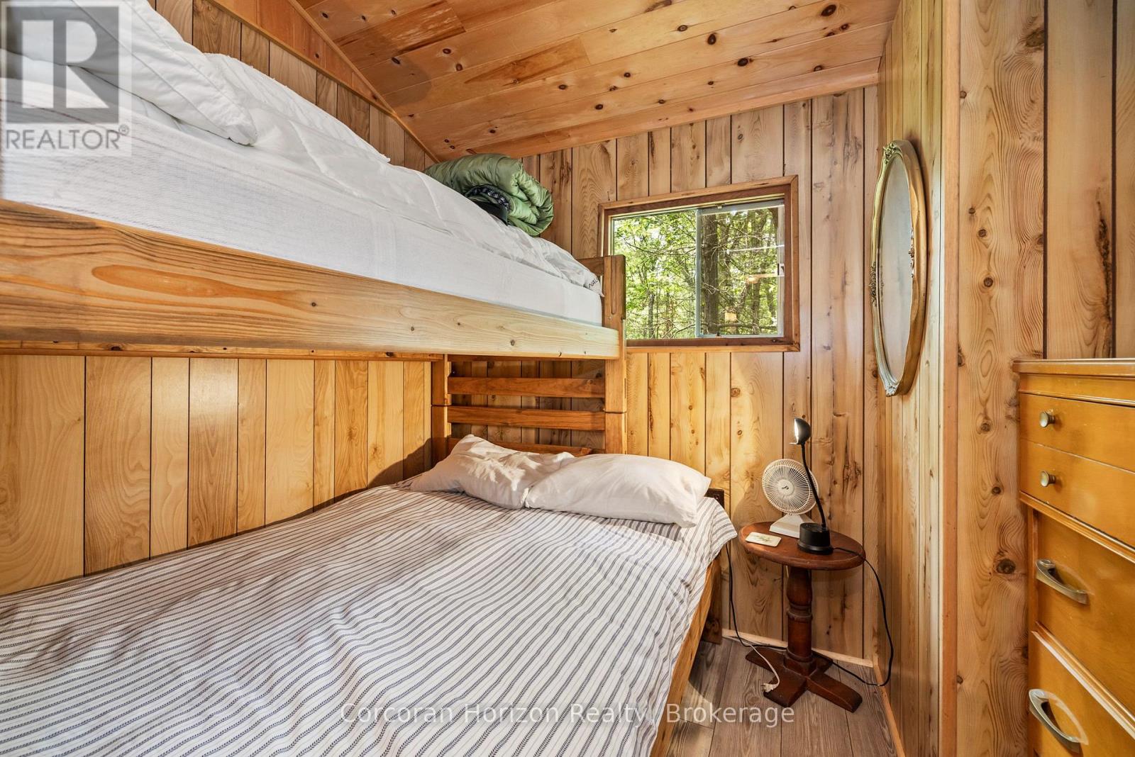 162 Winding Way, Georgian Bay, Ontario  L0K 1S0 - Photo 23 - X12280139