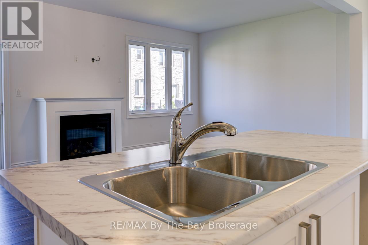 21 Lisa Street, Wasaga Beach, Ontario  L9Z 1J9 - Photo 19 - S12280296