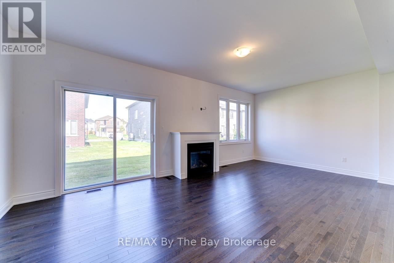 21 Lisa Street, Wasaga Beach, Ontario  L9Z 1J9 - Photo 25 - S12280296