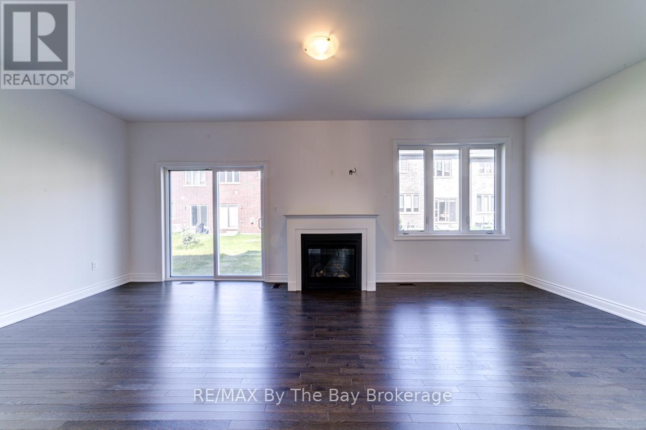 21 Lisa Street, Wasaga Beach, Ontario  L9Z 1J9 - Photo 26 - S12280296