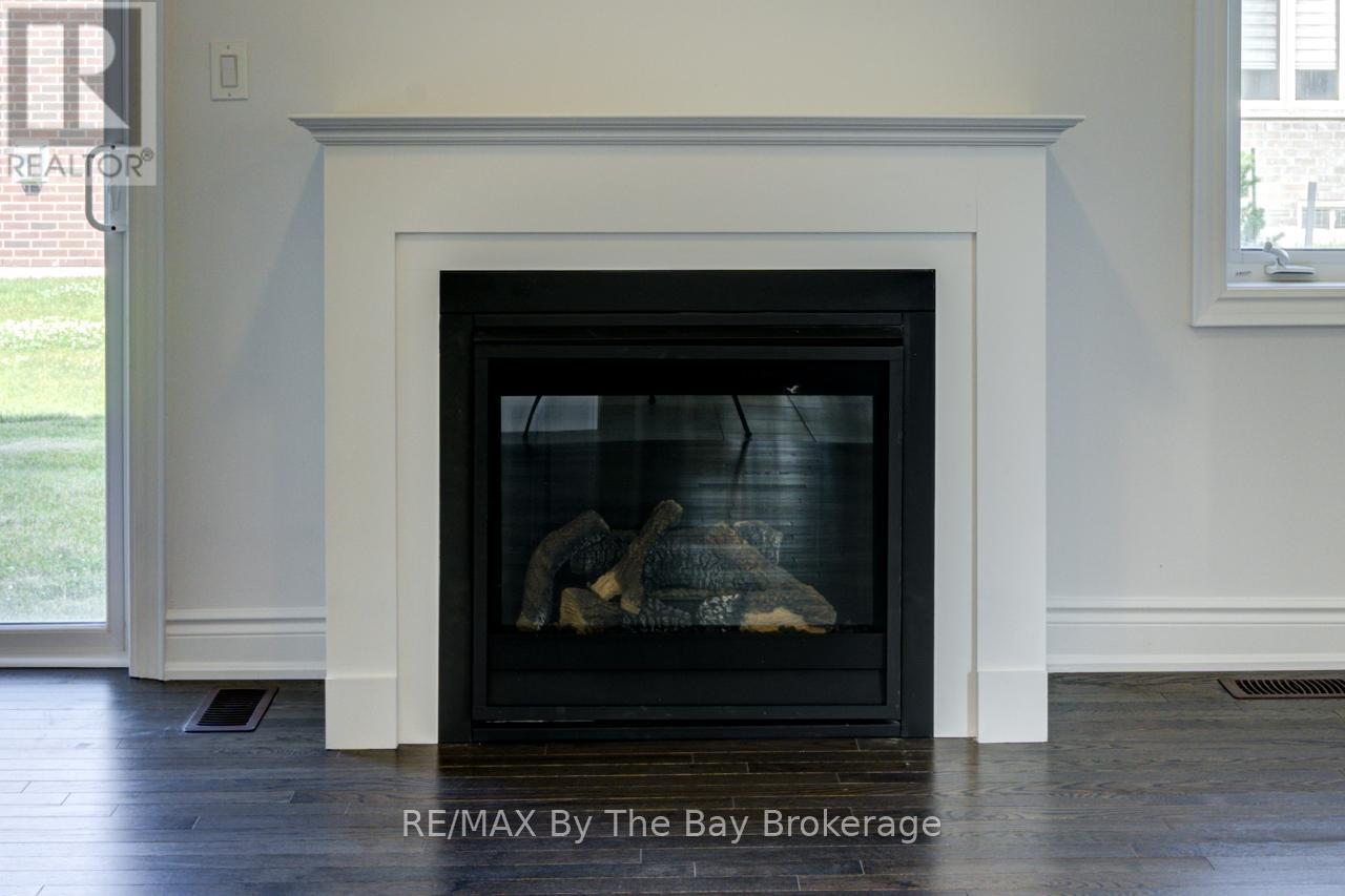 21 Lisa Street, Wasaga Beach, Ontario  L9Z 1J9 - Photo 27 - S12280296