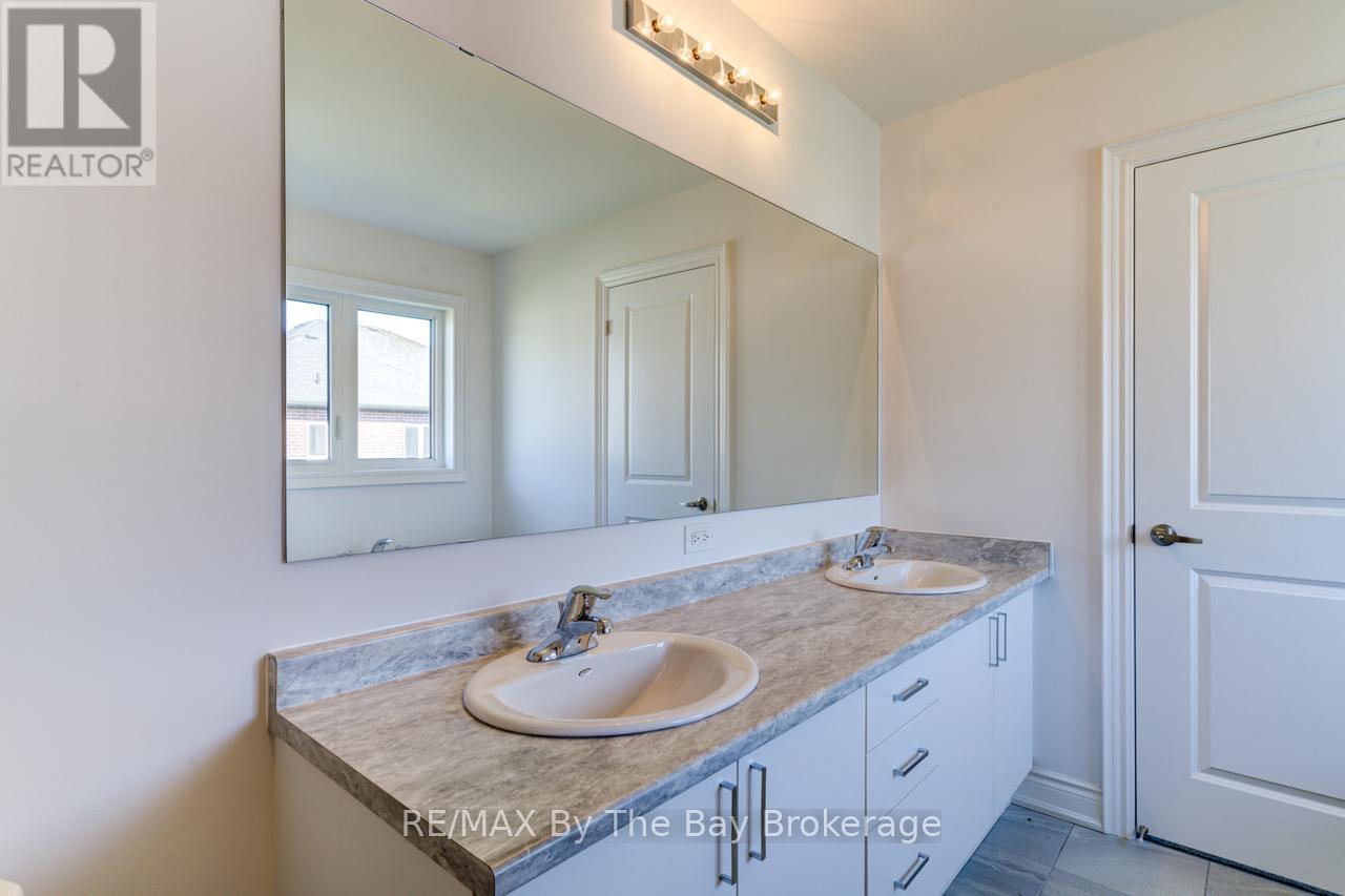 21 Lisa Street, Wasaga Beach, Ontario  L9Z 1J9 - Photo 37 - S12280296