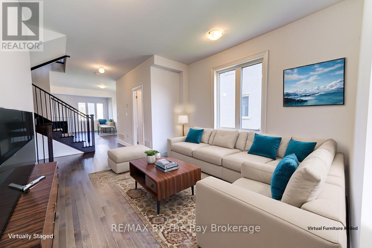 21 Lisa Street, Wasaga Beach, Ontario  L9Z 1J9 - Photo 8 - S12280296