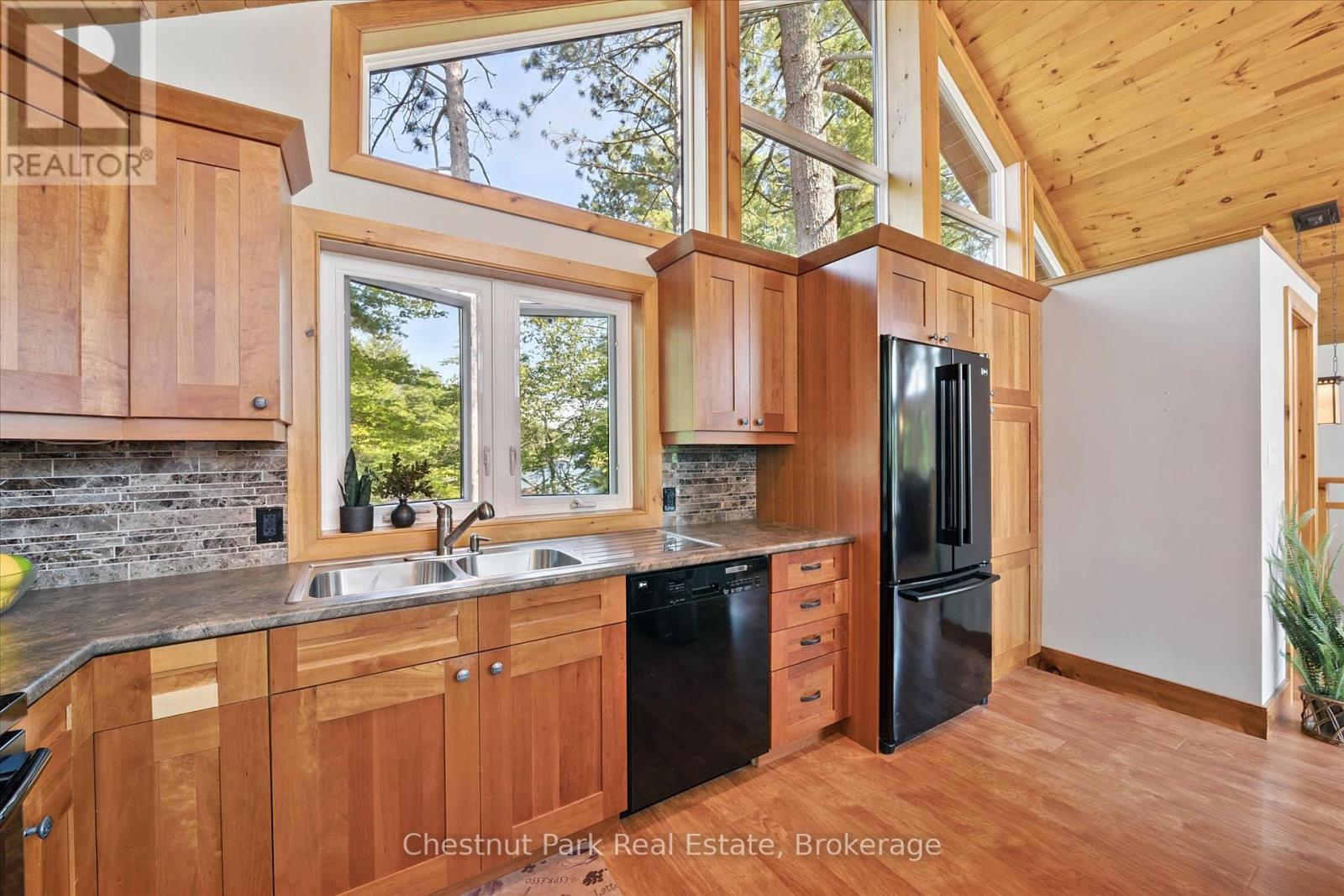1 Diamond Island, Gravenhurst, Ontario  P1P 1R3 - Photo 19 - X12280494