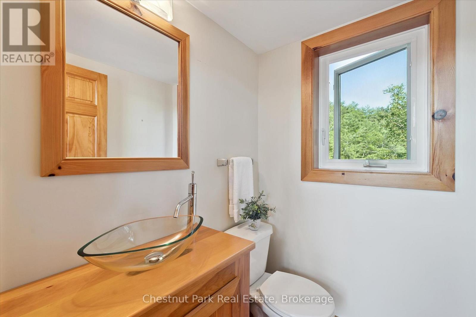1 Diamond Island, Gravenhurst, Ontario  P1P 1R3 - Photo 20 - X12280494