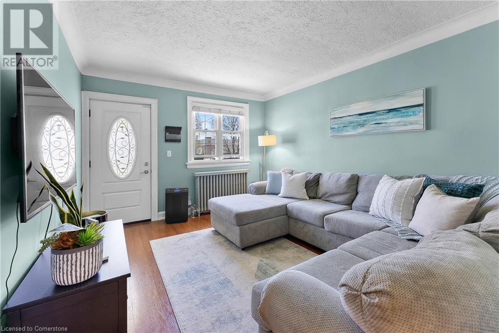 9 Queen Street N, Thorold, Ontario  L2V 2P7 - Photo 3 - 40750667