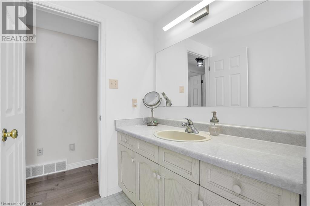 612 Sprucehurst Crescent, Waterloo, Ontario  N2V 2E3 - Photo 19 - 40748750