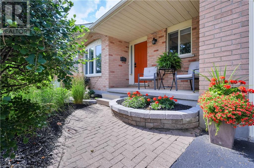 612 Sprucehurst Crescent, Waterloo, Ontario  N2V 2E3 - Photo 4 - 40748750