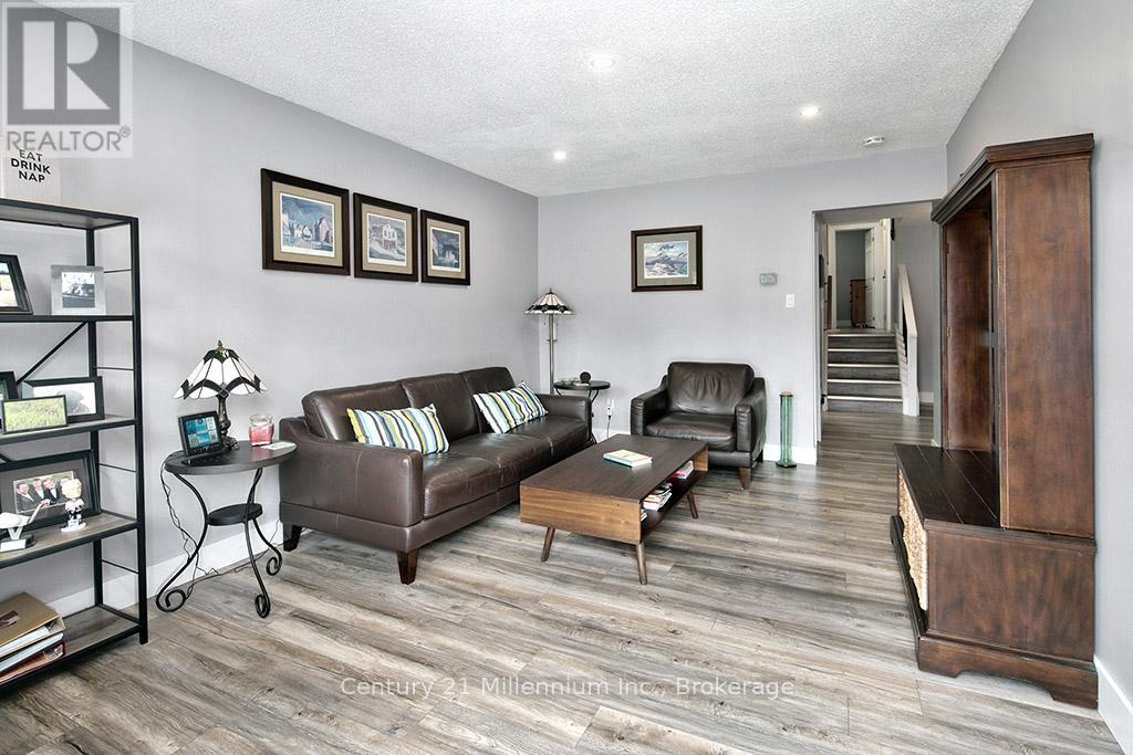 20 Leslie Drive, Collingwood, Ontario  L9Y 4P2 - Photo 5 - S12281051