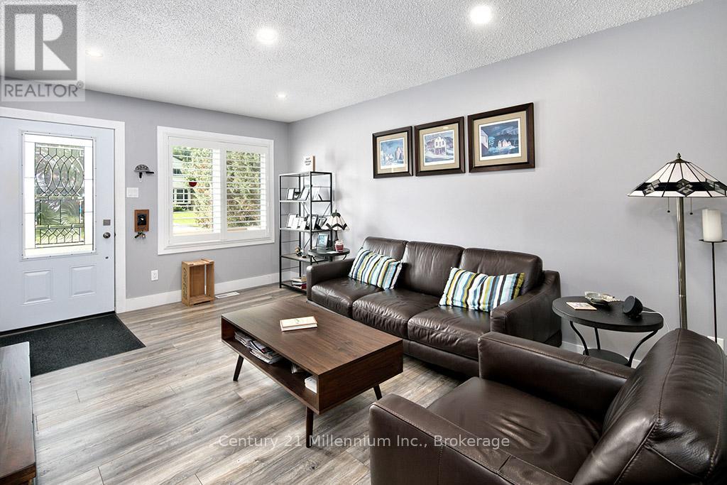 20 Leslie Drive, Collingwood, Ontario  L9Y 4P2 - Photo 6 - S12281051