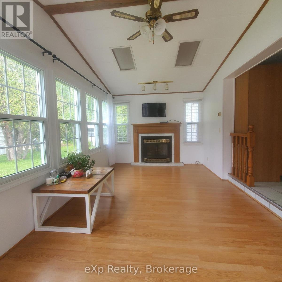 24 Prince Charles Avenue N, Springwater, Ontario  L0L 1P0 - Photo 8 - S12281068